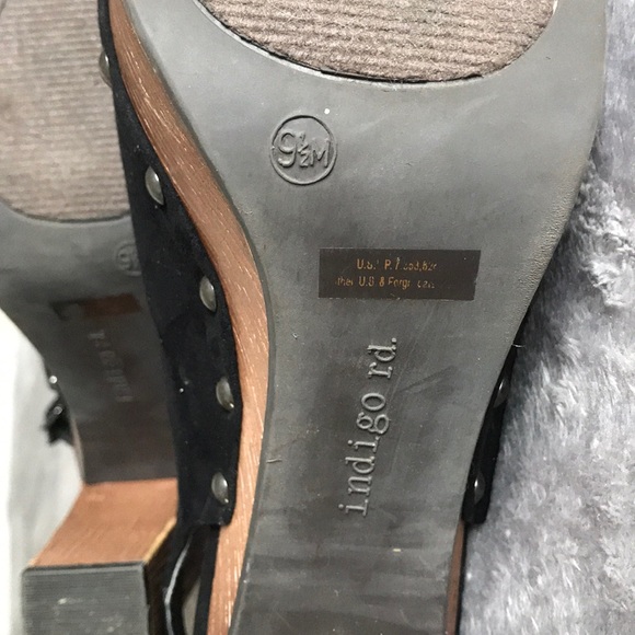 Platform peep toe studded heels - Picture 6 of 6